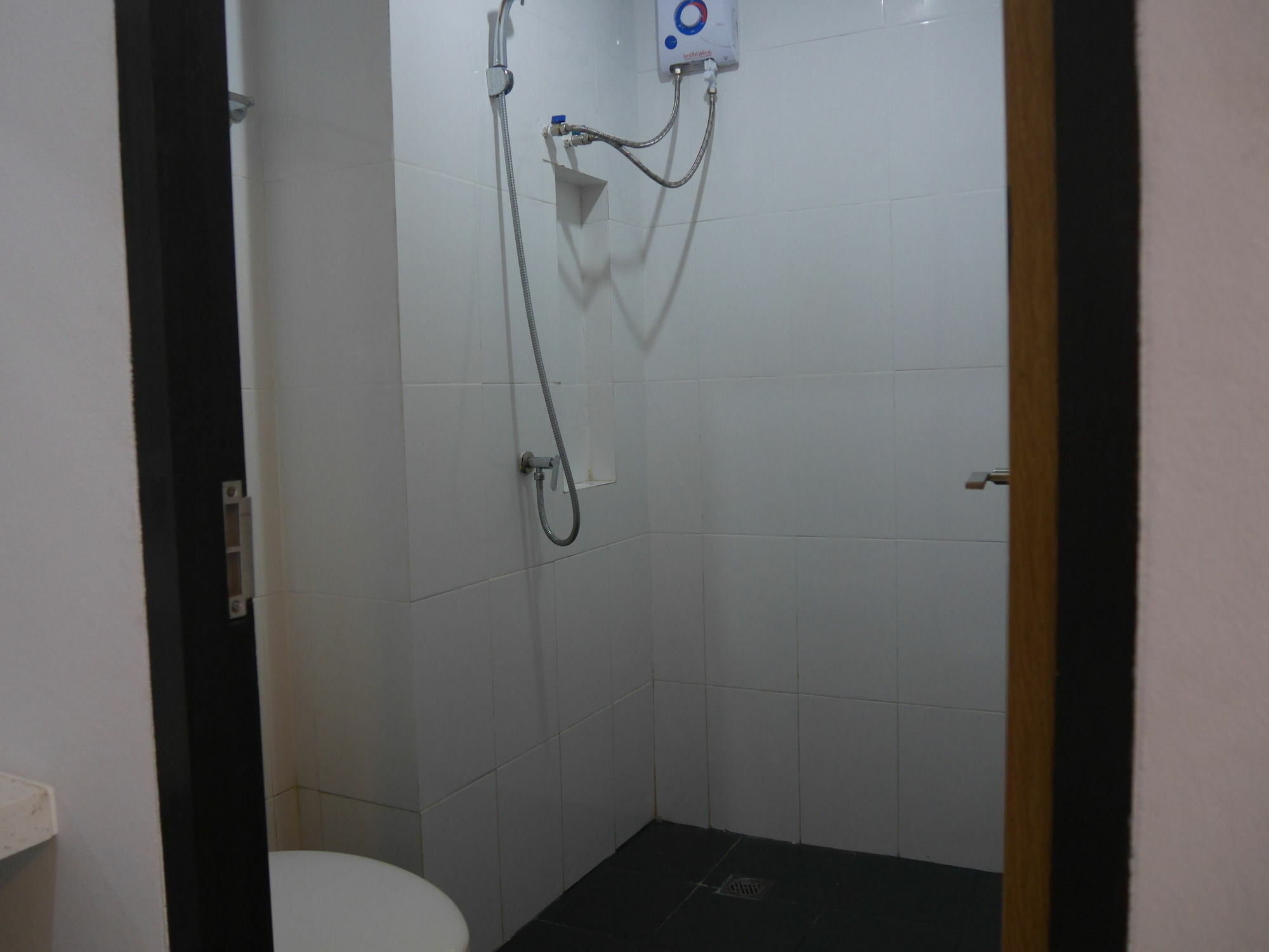 Darisa Apartment Service Patong Экстерьер фото